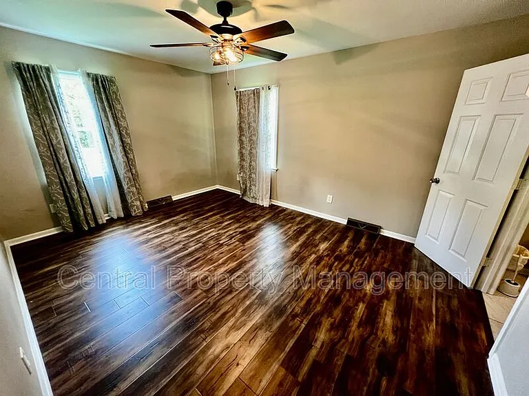 103 Newman Dr — Photo 7