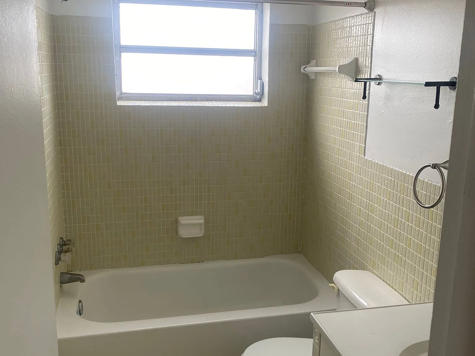 1 bed, 690 sqft, $1,600 — Photo 4