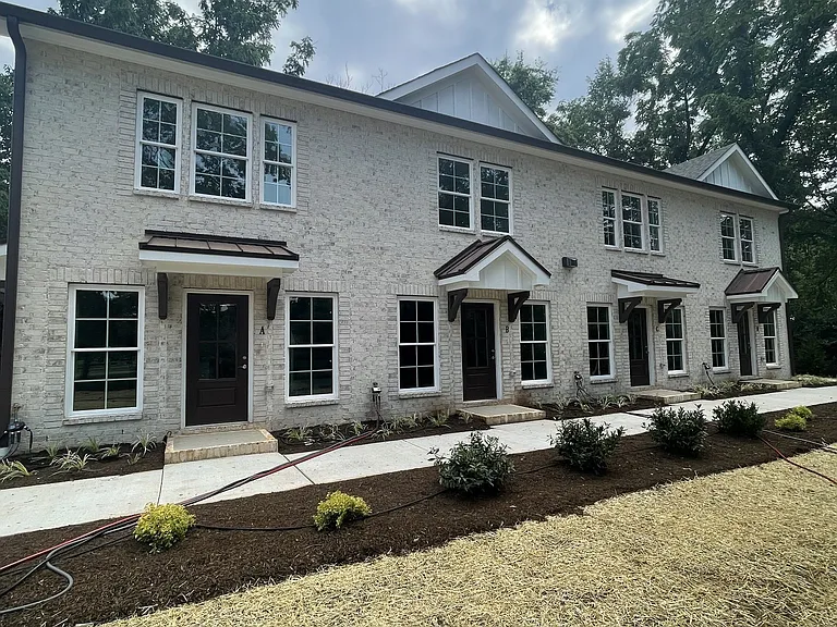 208 Power Ave #B — Photo 1