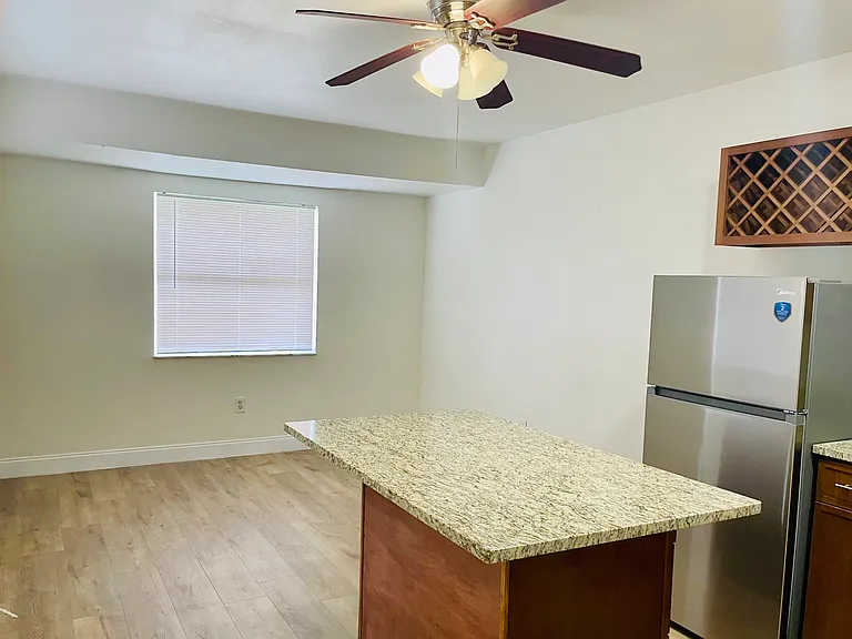 2817 Sprague Dr #B — Photo 4