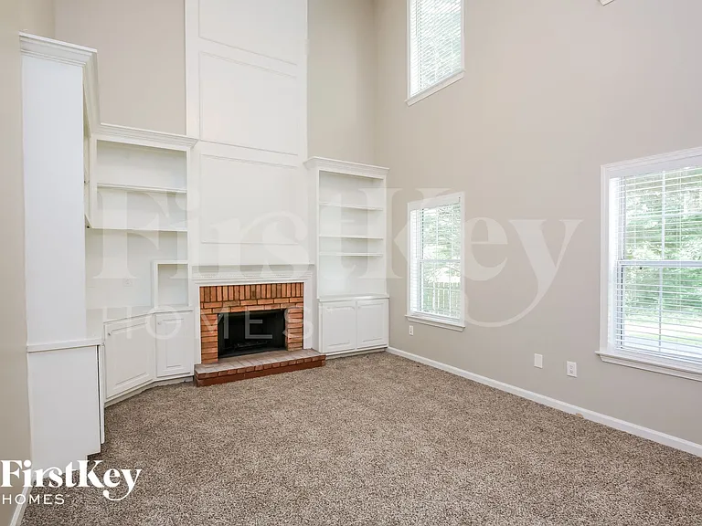 1577 Pinebreeze Dr — Photo 5