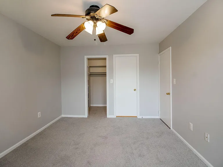 2429 S Walter Reed Dr — Photo 11