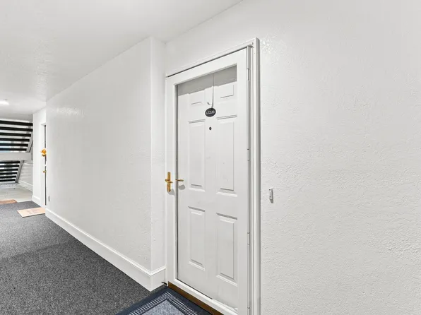 12226 Saint Andrews Way, Fenton, MI 48430