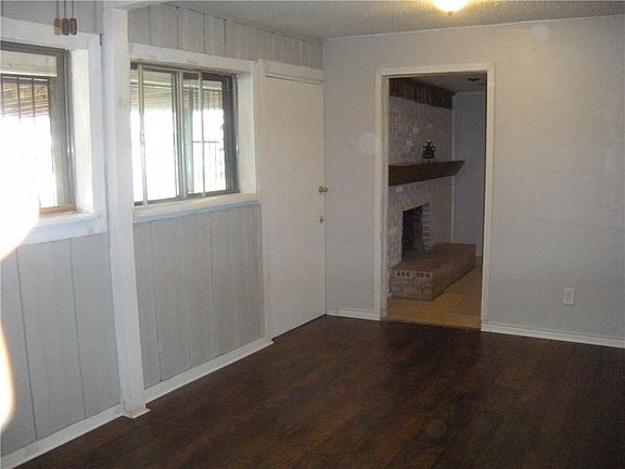 5th image of 3122 Cedar Lake Dr