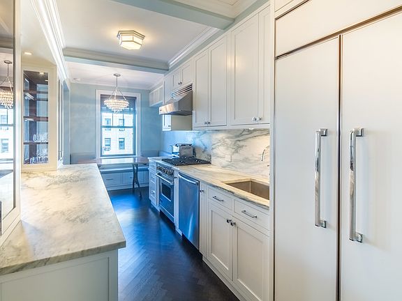 3rd image of 172 W 79th St #14A