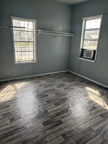 551 E Southcross Blvd — Photo 13