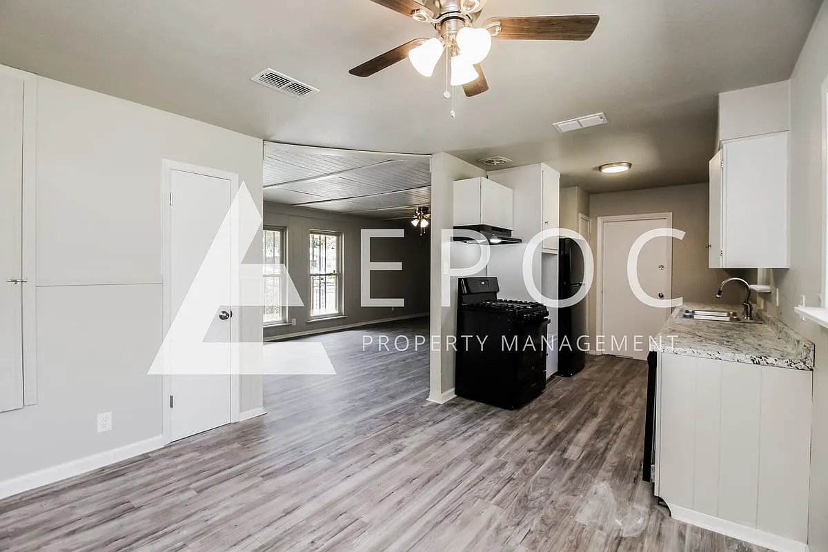 4602 Tradewinds Rd — Photo 3