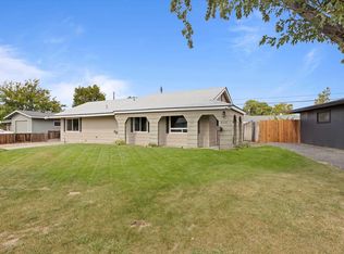 390 Wright Ave, Richland, WA 99352