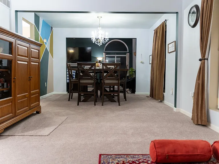 1825 Latimer Dr — Photo 36