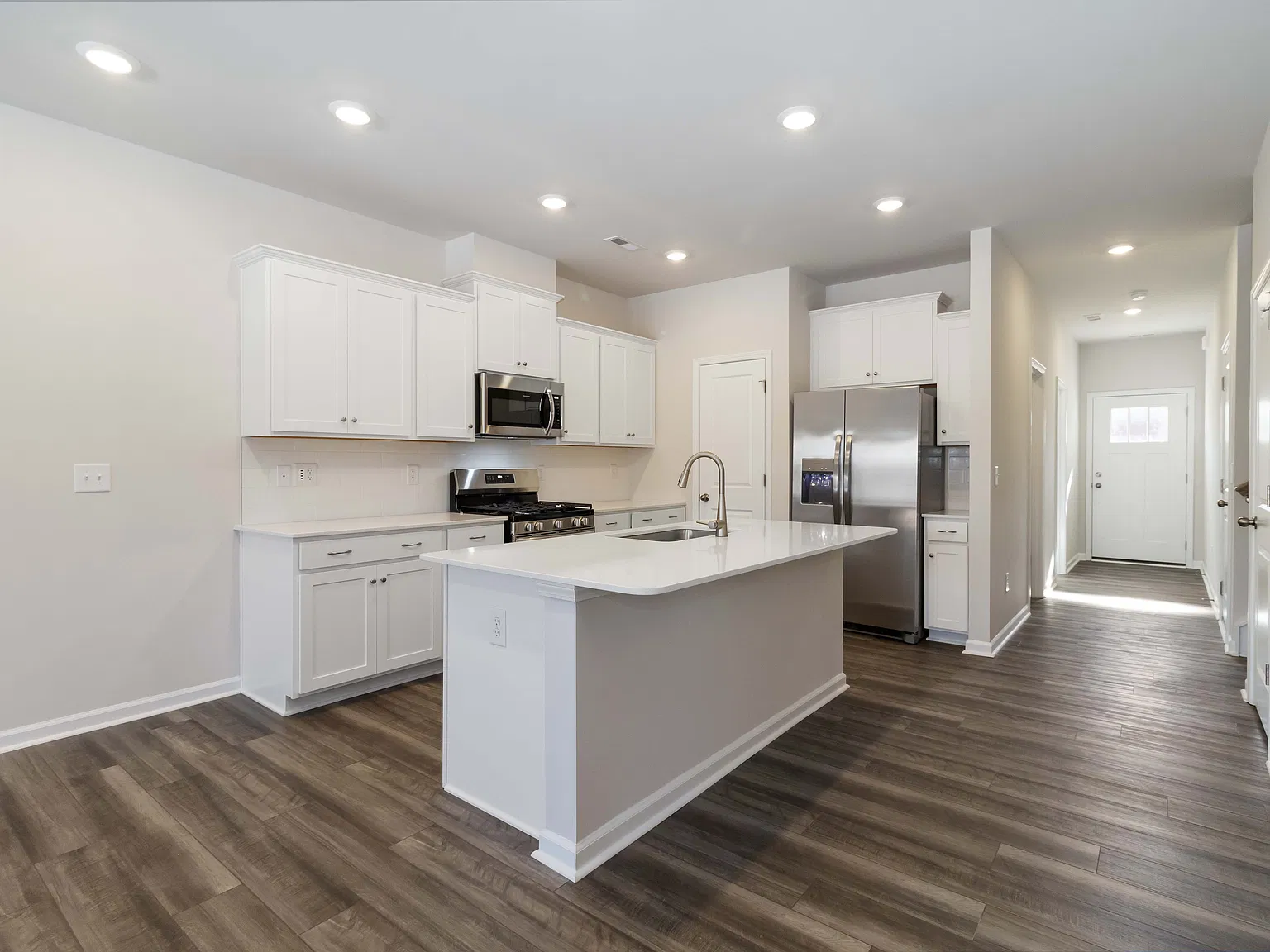 4 bed, 1983 sqft, $1,900 — Photo 3