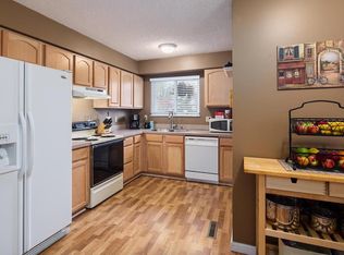 1877 Queensbridge Dr, Columbus, OH 43235