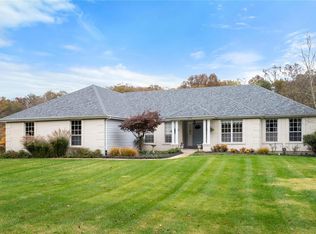 17356 Radcliffe Place Dr, Eureka, MO 63025