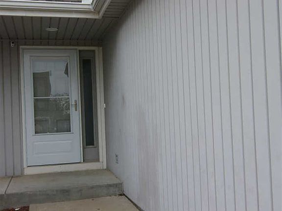 3rd image of 1638 N 128th St