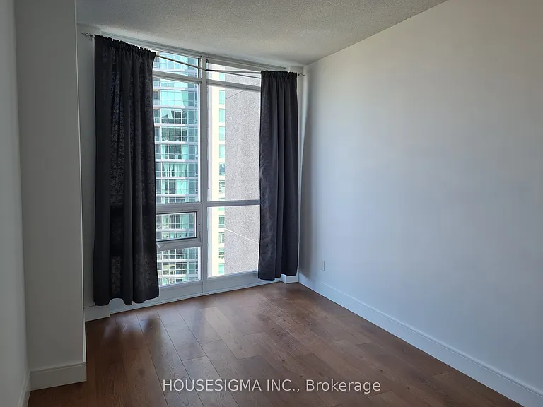 219 Fort York Blvd #2303 — Photo 7