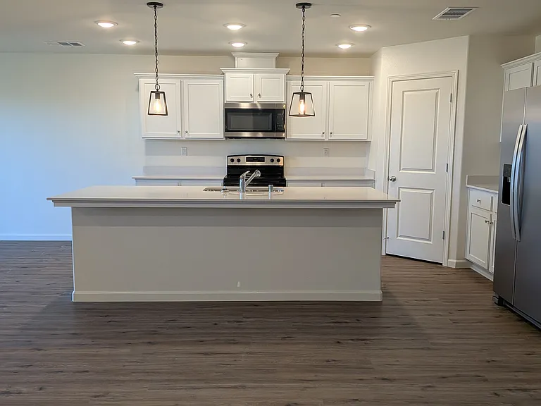 7162 W Wren Ave — Photo 5