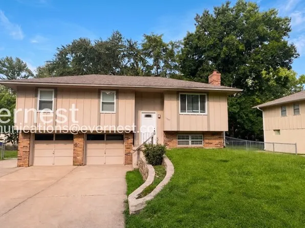 1821 S Speas Dr, Blue Springs, MO 64014