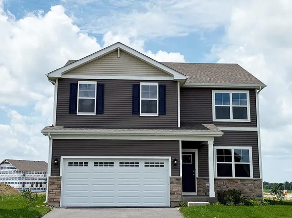 2603 Camelback Dr, Pingree Grove, IL 60140