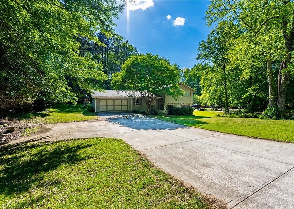 1st image of 4938 Hidden Branch Dr