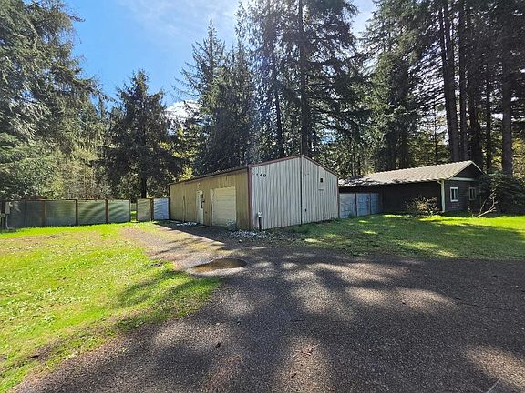 5th image of 140 NE Evergreen Drive