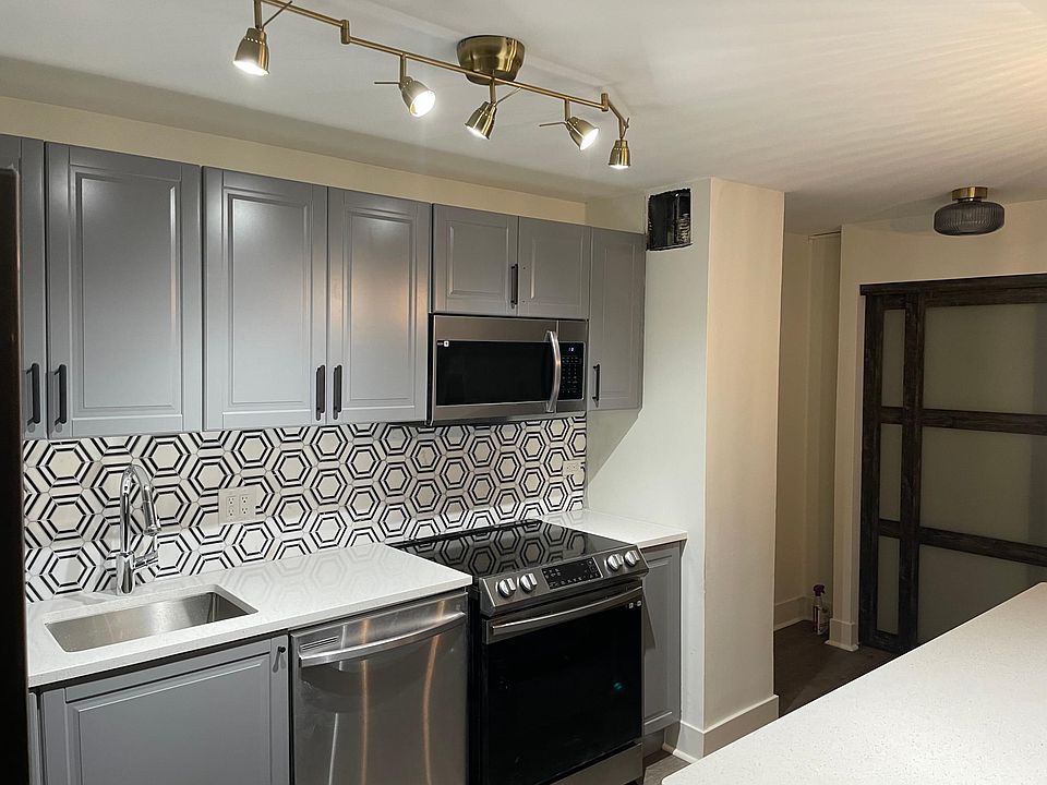 2nd image of 5455 N Sheridan Rd APT 3408