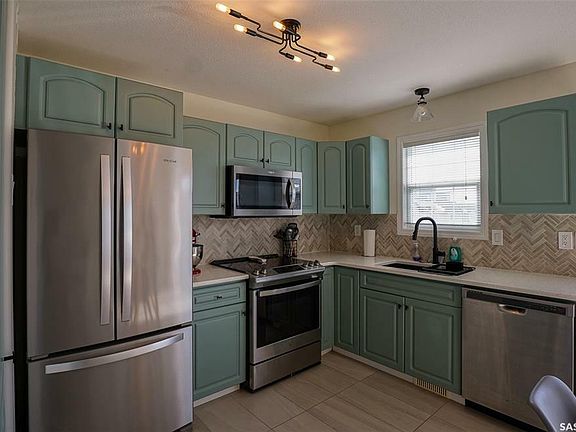 3rd image of 135 Pawlychenko Ln #62