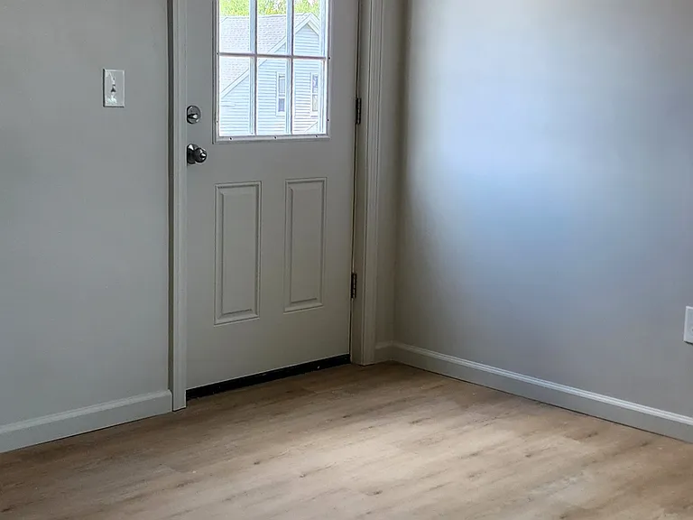 53 Henrietta St — Photo 3