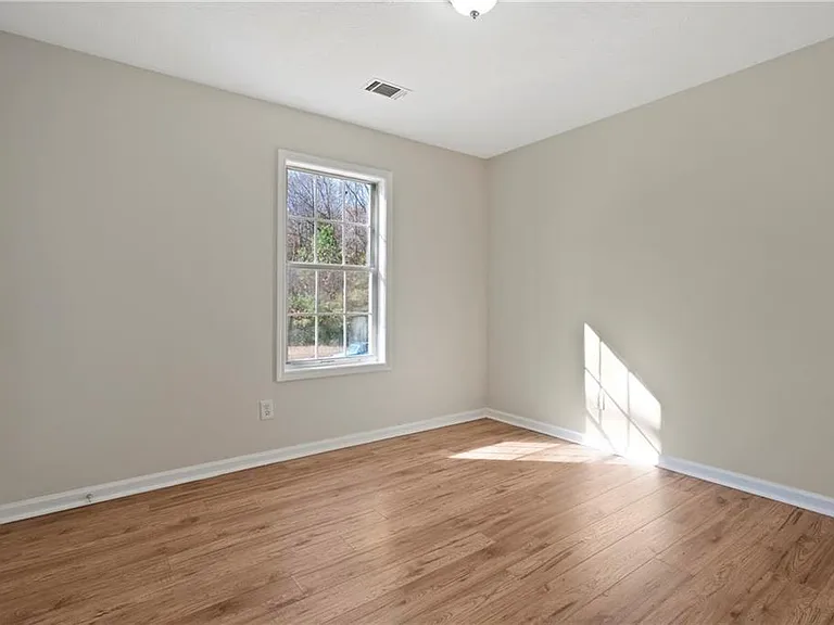 3323 Old Oaks Rd — Photo 11