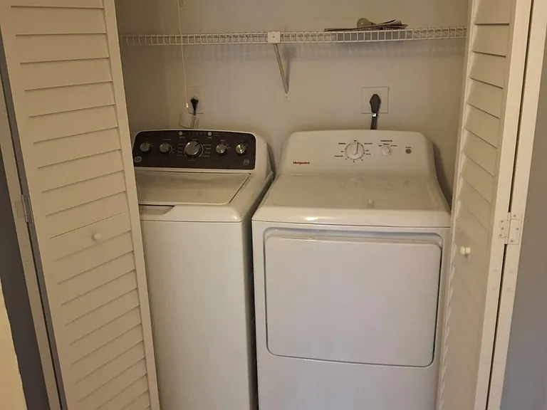 3222 Coral Lake Ln — Photo 7