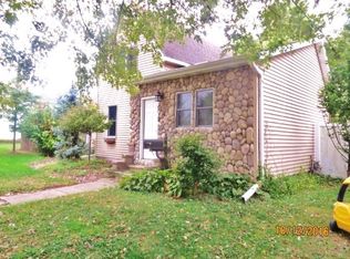 42 N Mason Ave, Amboy, IL 61310