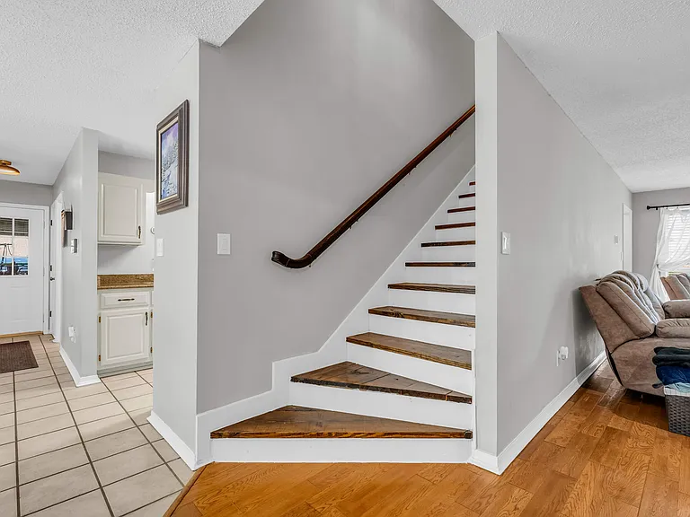 313 Hillfield Cv — Photo 19