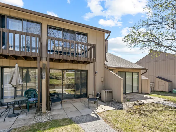 28 Jamaica Colony APT 5, Fox Lake, IL 60020
