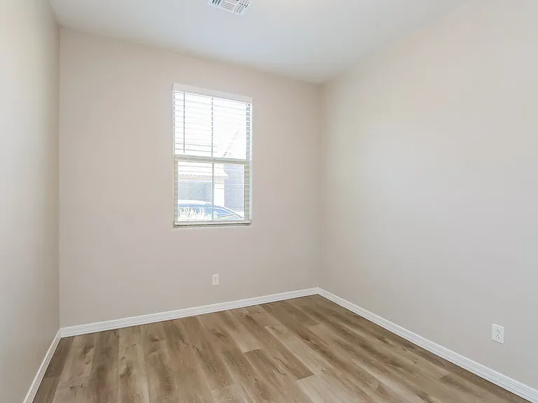 5637 E Alder Ave — Photo 13