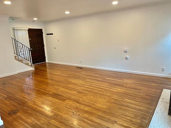 4th image of 120 Carlton Ave Unit 21
