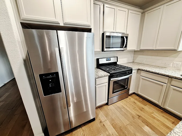 5900 Bucine Cv — Photo 14