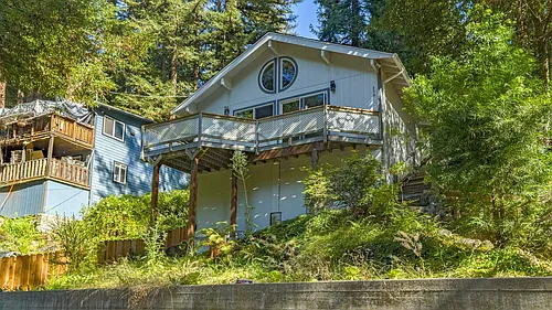 359 Redwood Rd #SINGLE HOME Photo 1