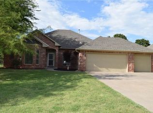 1309 Mid Iron Ln, Edmond, OK 73025