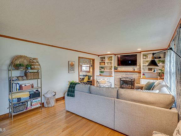5th image of 2217 Swannanoa Ave