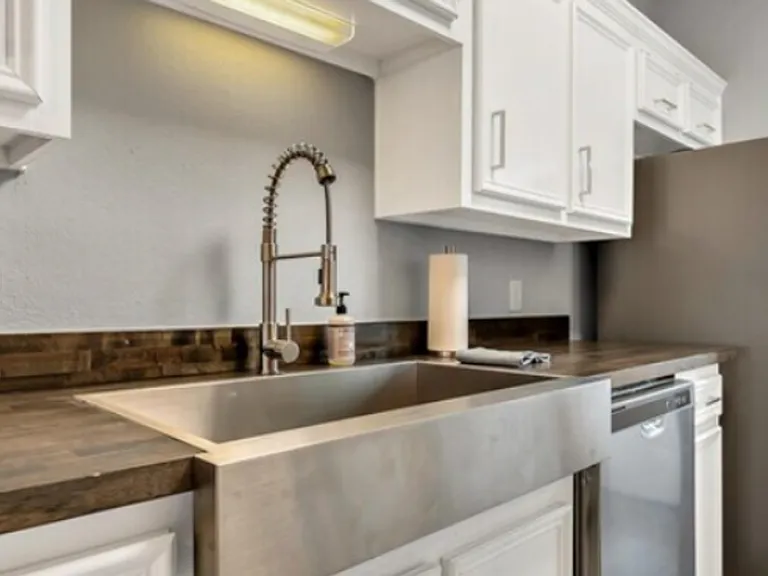 1506 James Ave #A — Photo 3