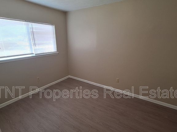 2nd image of 1906 Barak Ln #9