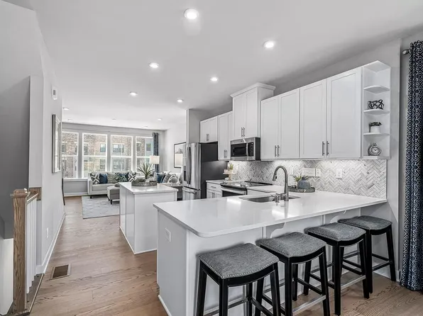 3711 S Tryon St, Charlotte, NC 28217