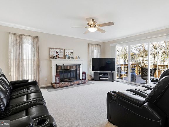 3rd image of 708 Rufford Ct