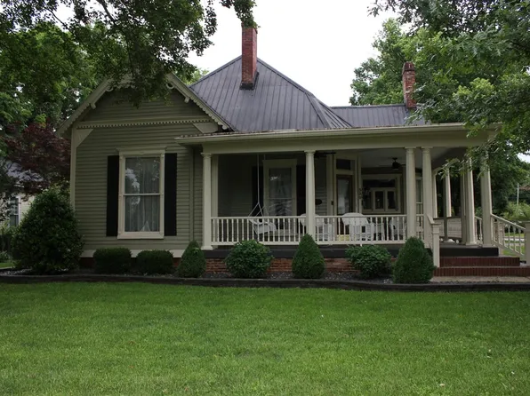 330 W 9th St, Russellville, KY 42276