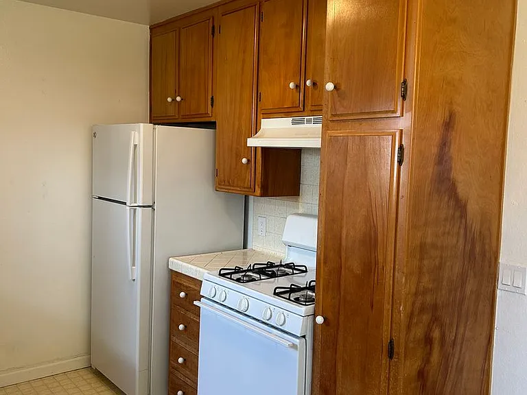 54 Grand Avenue — Photo 7