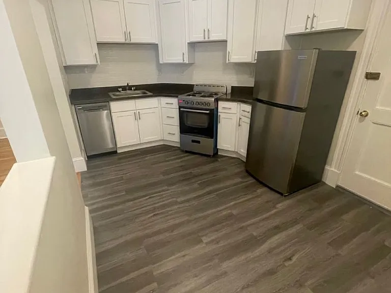 1595 Beacon St #13 — Photo 14