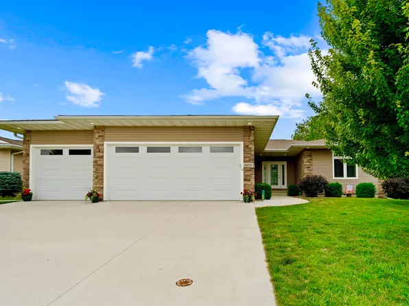 4225 Wedgewood Dr, Cedar Falls, IA 50613