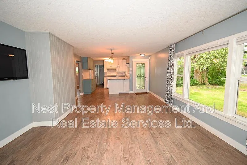 2 bed, 1.0 bath, 816 sqft, $1,995 — Photo 2