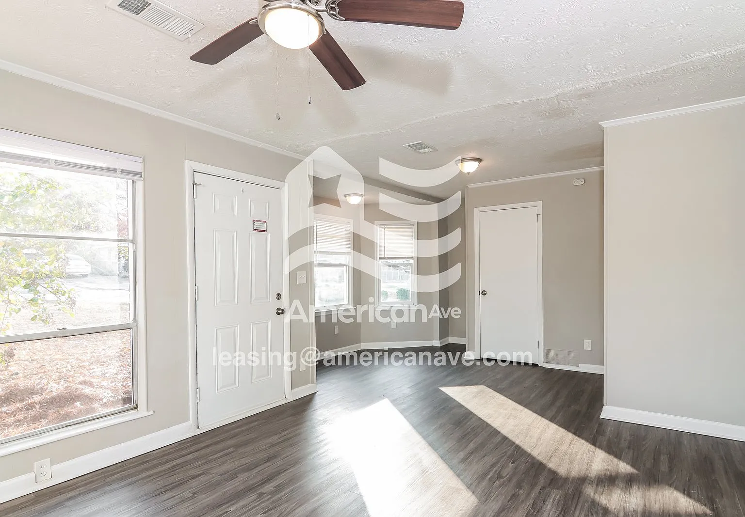 3 bed, 1.5 bath, 1383 sqft, $1,535 — Photo 3
