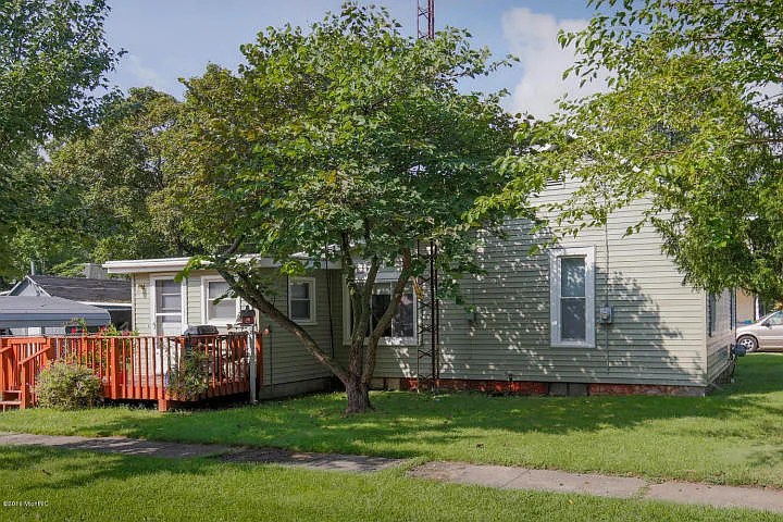 205 Lane Ave photo 1