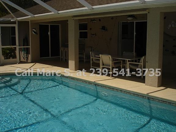 2nd image of 926 NE Van Loon Ln