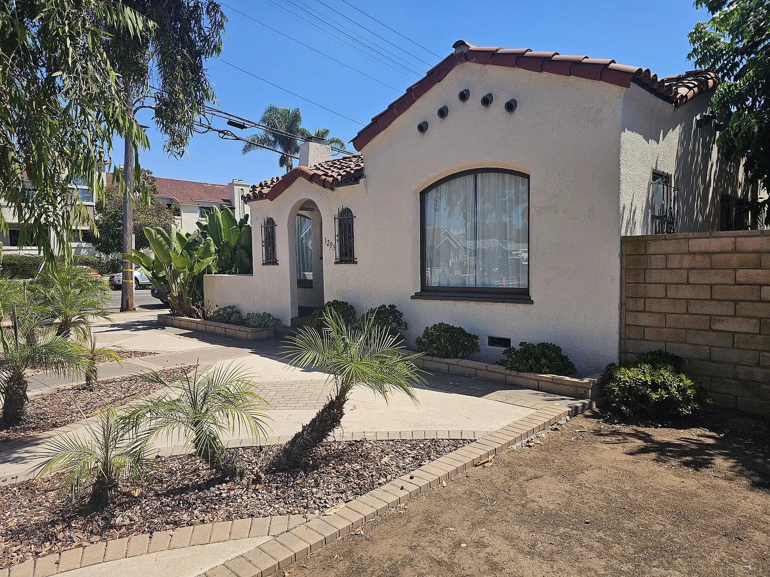 3 bed, 1.5 bath, 2000 sqft, $5,000 — Photo 4